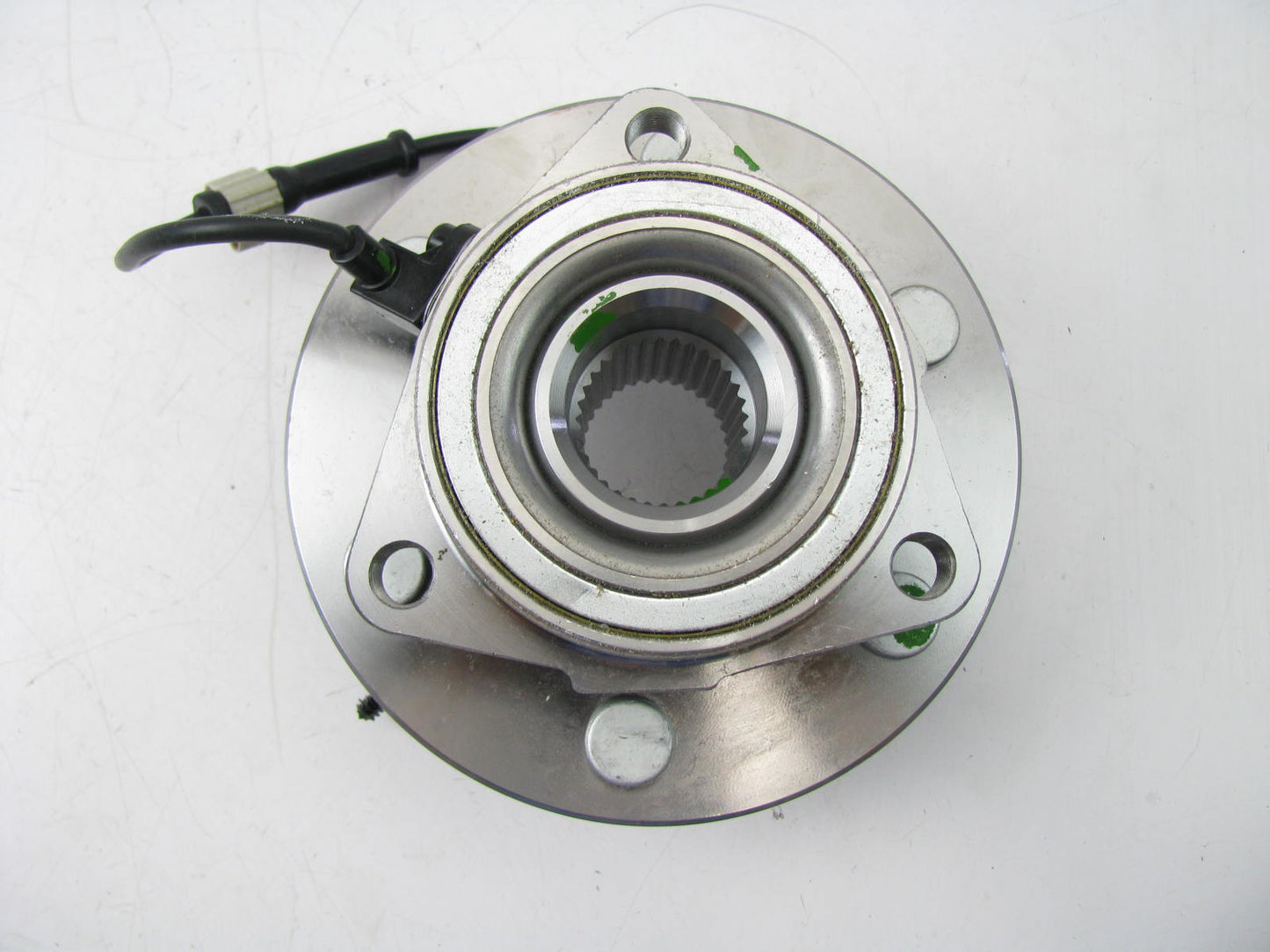 NEW - OUT OF BOX 515036 Wheel Bearing And Hub Assembly - Front