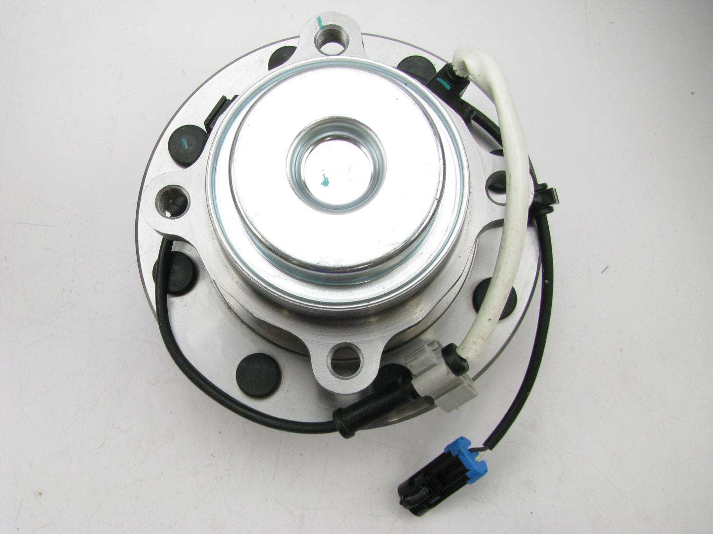 NEW - OUT OF BOX 515059 Wheel Bearing And Hub Assembly - Front