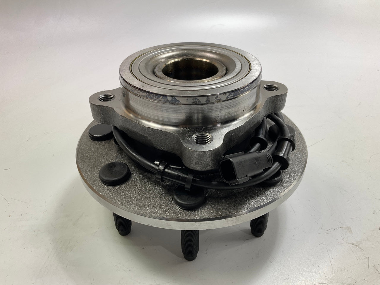 NEW - UNBOXED 515061 Wheel Bearing And Hub Assembly, Front