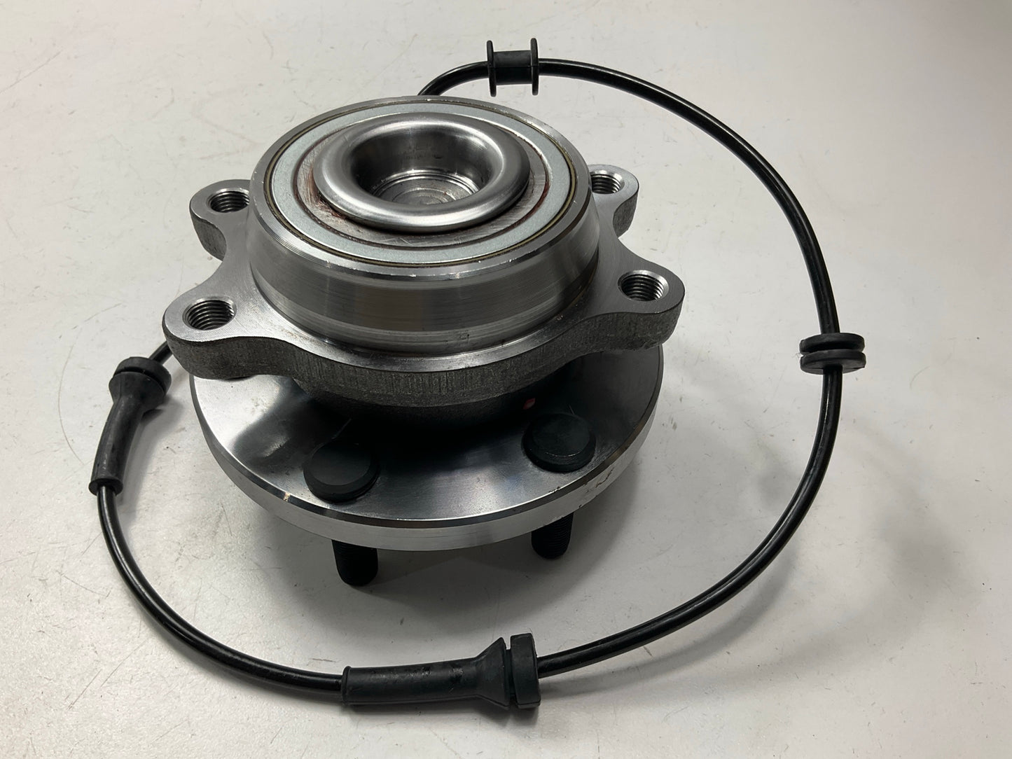 NEW - OUT OF BOX 515064 Front Wheel Bearing And Hub Assembly