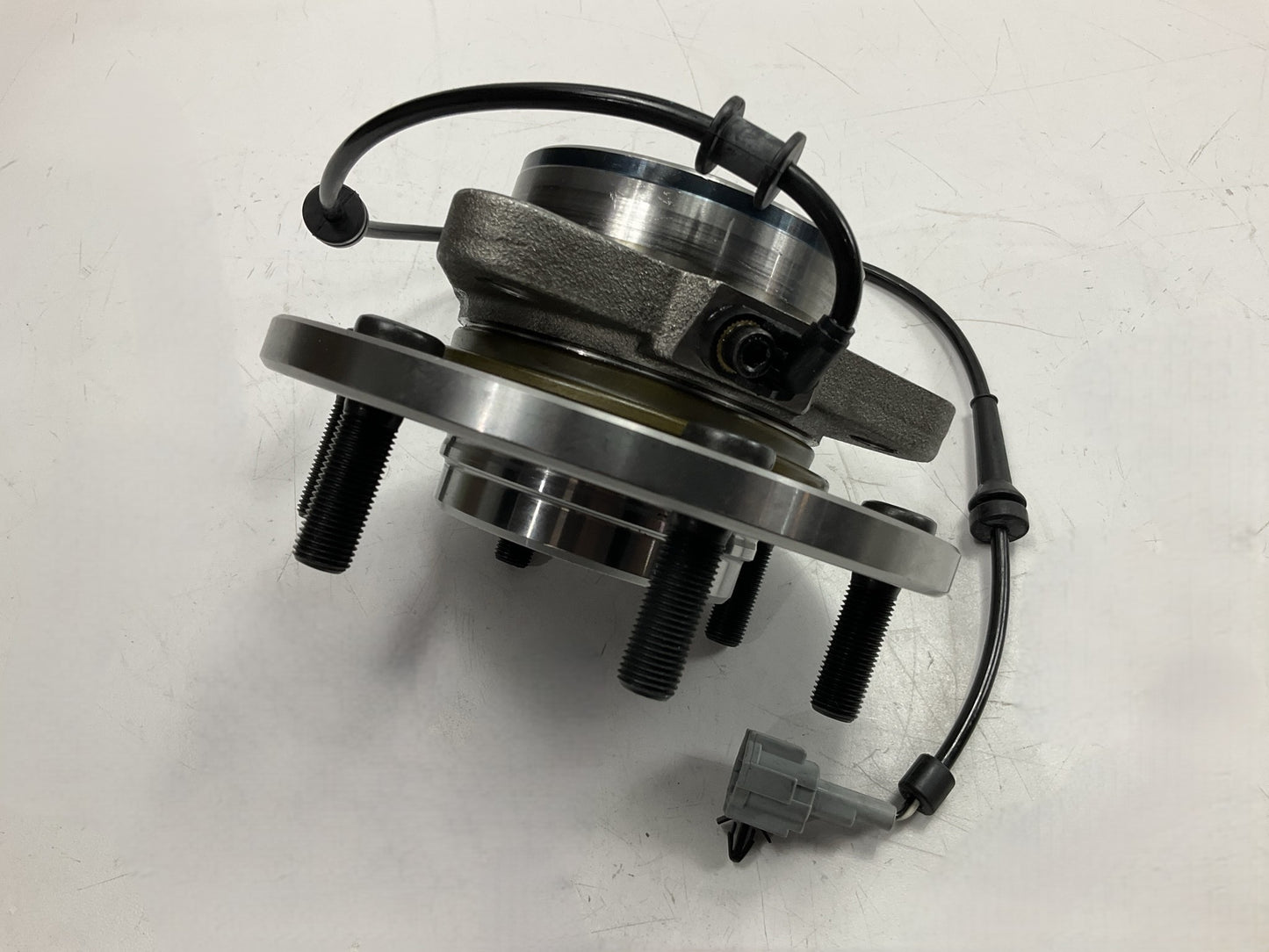 NEW - UNBOXED 515066 Wheel Bearing And Hub Assembly, Front