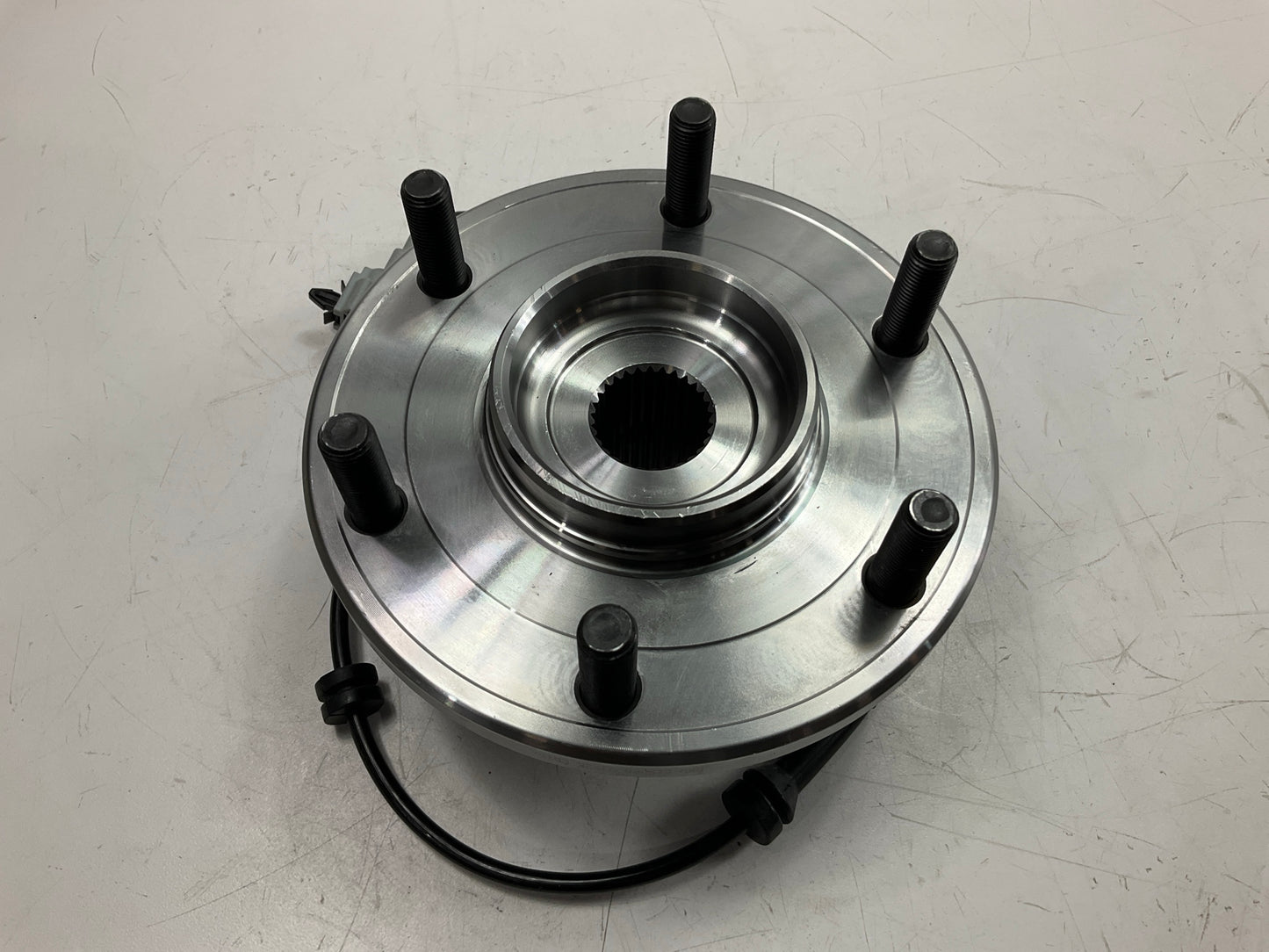 NEW - UNBOXED 515066 Wheel Bearing And Hub Assembly, Front