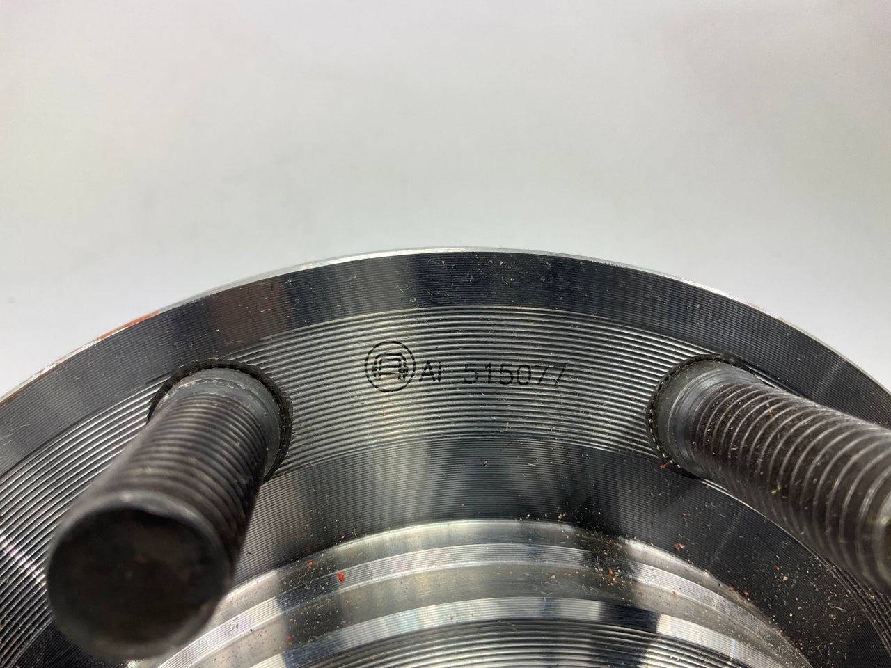 NEW - OUT OF BOX 515077 Front Wheel Bearing And Hub Assembly