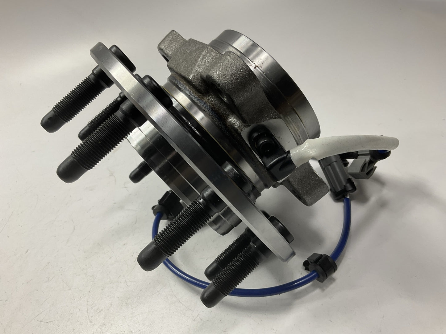 NEW - UNBOXED MOOG 515086 Wheel Bearing And Hub Assembly, Front