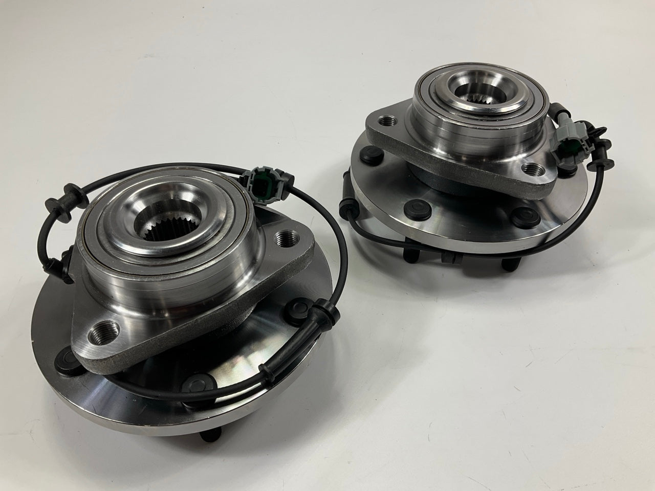 (2) NEW UNBOXED 515125 Front Wheel Hub Bearings For 08-10 Titan, Armada 4WD ONLY