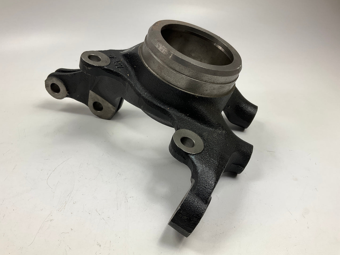 NEW UNBOXED 517162G100 Front Right Steering Knuckle For 2006 Kia Optima
