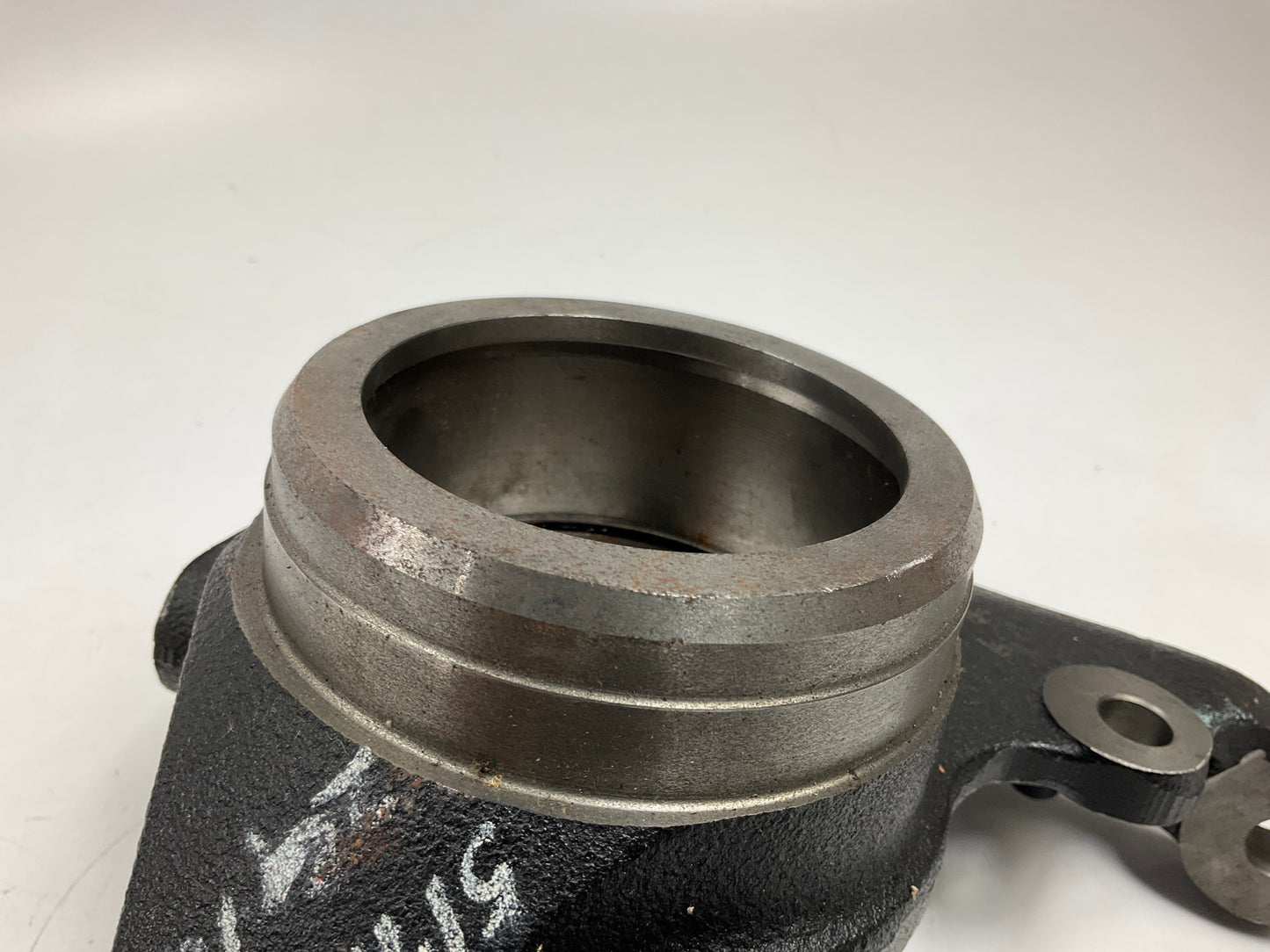 NEW UNBOXED 517162G100 Front Right Steering Knuckle For 2006 Kia Optima