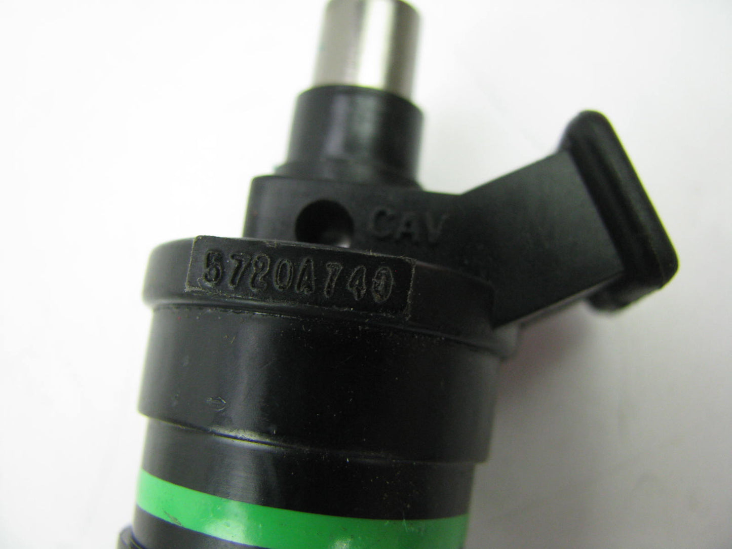 NEW - OUT OF BOX - 5207005 Fuel Injector