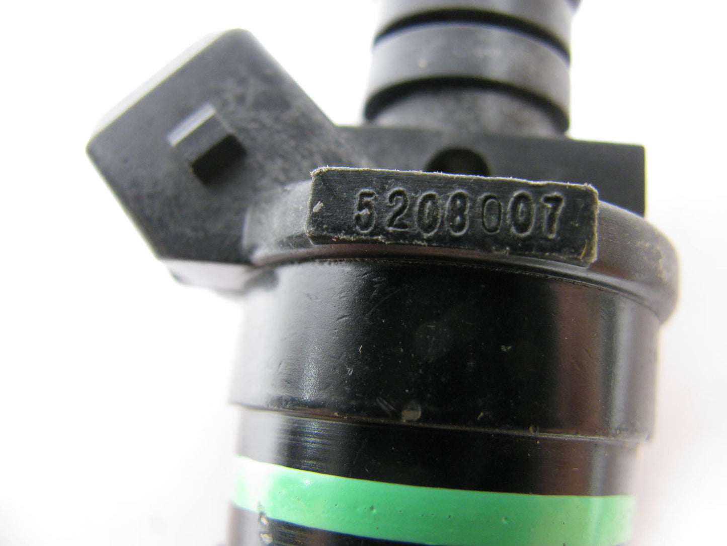 NEW - OUT OF BOX 5208007 Fuel Injector