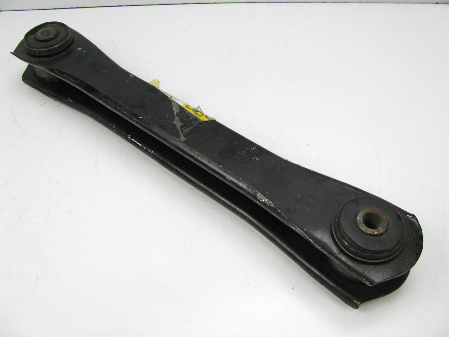 NEW - OUT OF BOX 52088521AB Control Arm Rear Lower For 1993-1998 Grand Cherokee