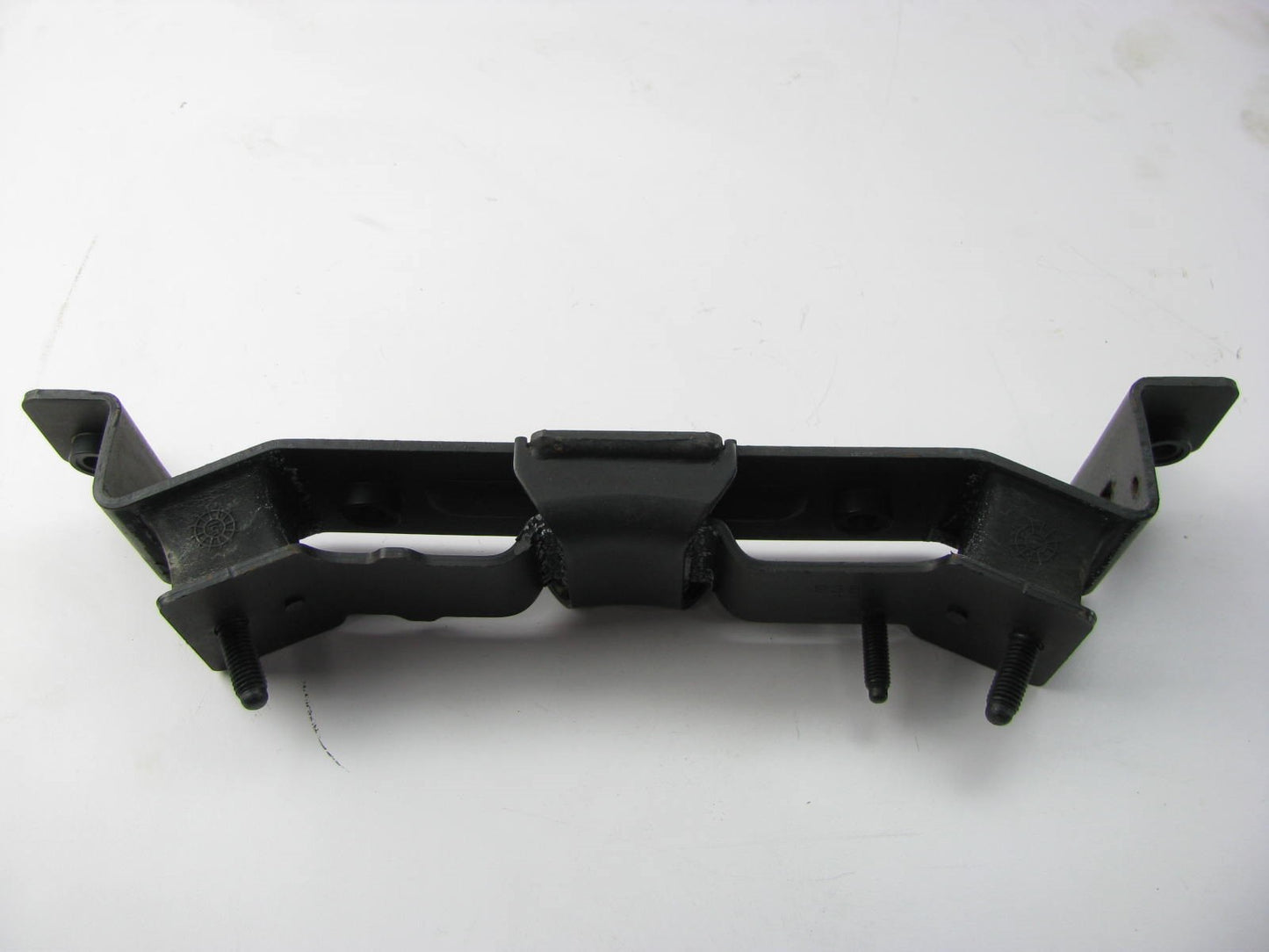 NEW - OUT OF BOX - OEM 52089938AI Auto Trans Rear Mount Bracket