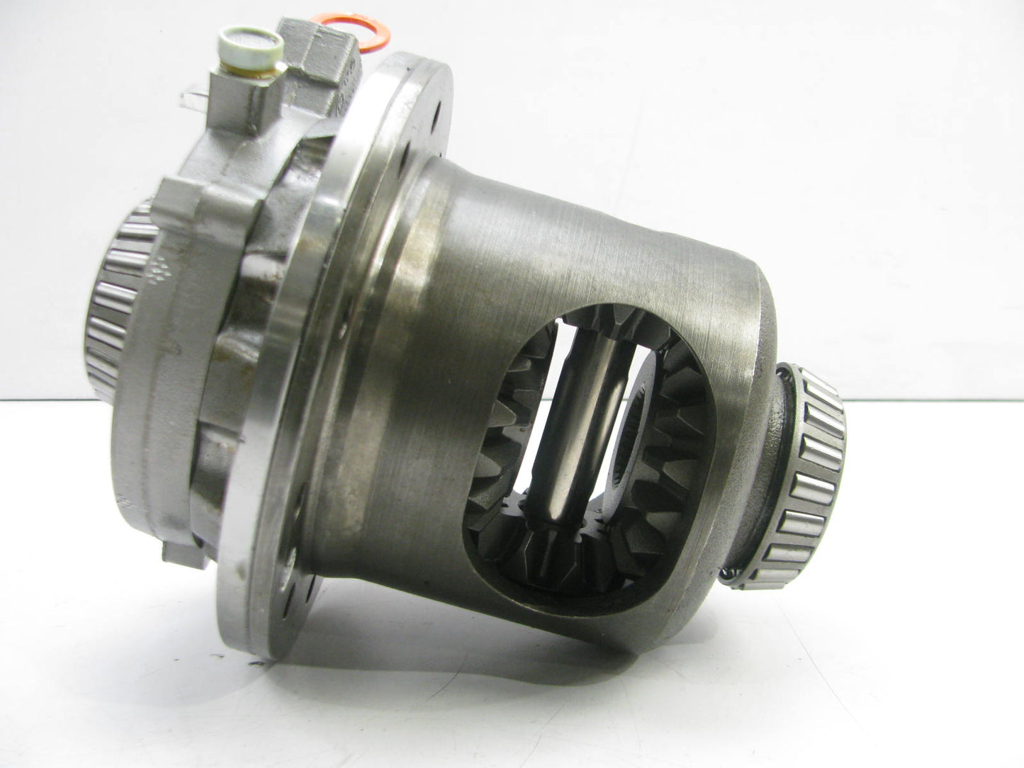 NEW UNBOXED 05-10 Grand Cherokee 3.73 LSD Differential Rear Carrier 52104674AF