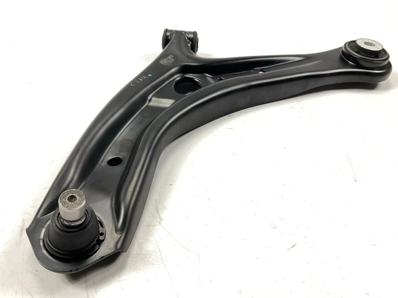 NEW UNBOXED 522-761 Front Left Lower Control Arm For 2011-2019 Ford Fiesta
