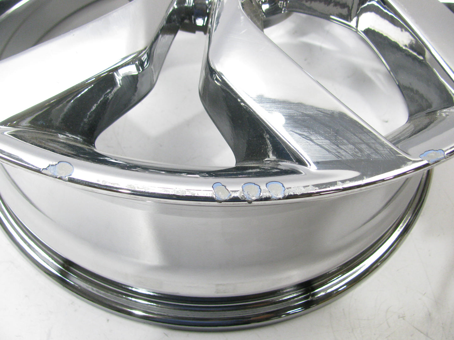 DAMAGED CHROME - SEE PHOTOS - 18'' Factory Alloy Wheel Rim OEM For 12-15 Veloster