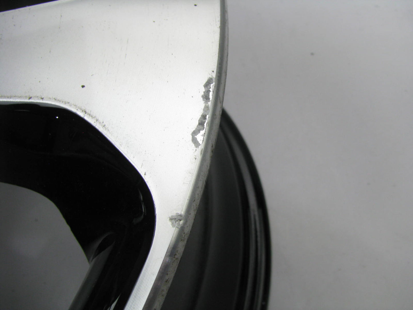 COSMETIC DAMAGE NEW 18'' Alloy Black Wheel Rim 52910-C5230 OEM For 16-18 Sorento