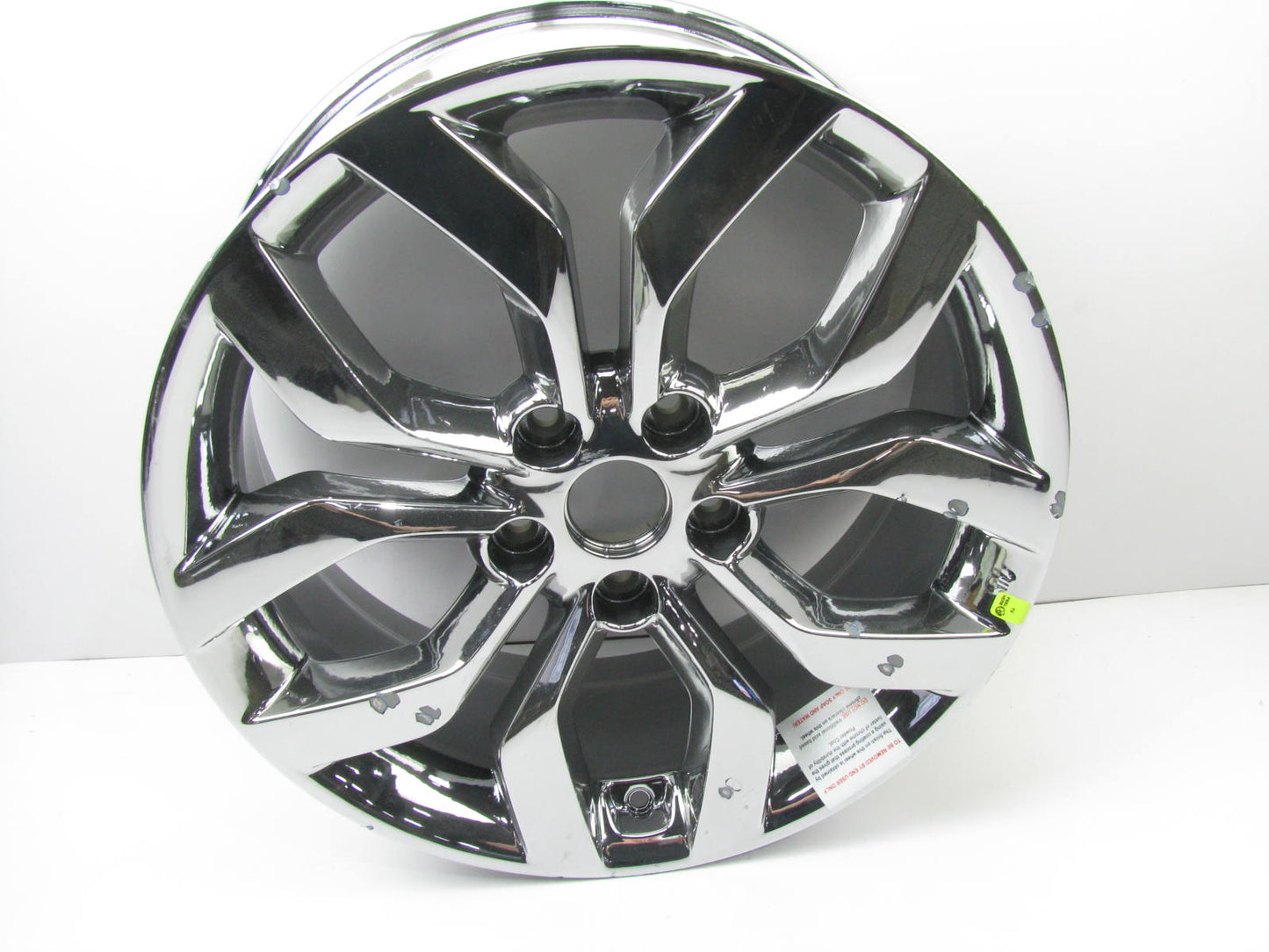 Cosmetic Damage - 529102V150 Wheel Rim CHROME 18X7.5 OEM For 12-15 Veloster