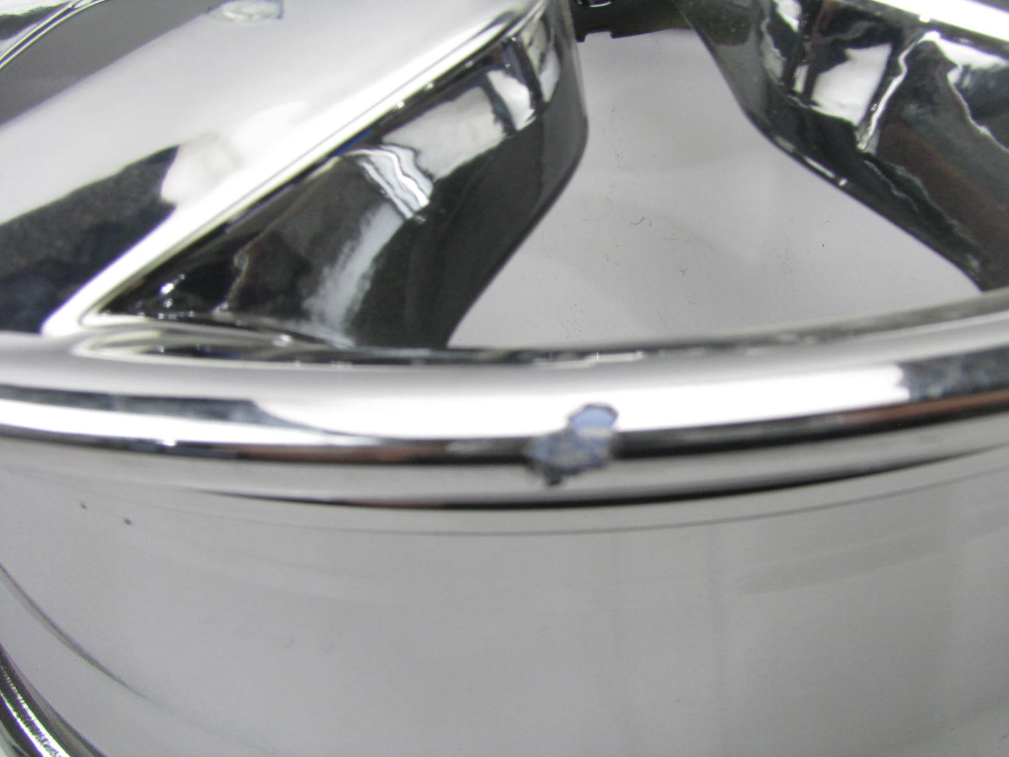 Cosmetic Damage - 529102V150 Wheel Rim CHROME 18X7.5 OEM For 12-15 Veloster