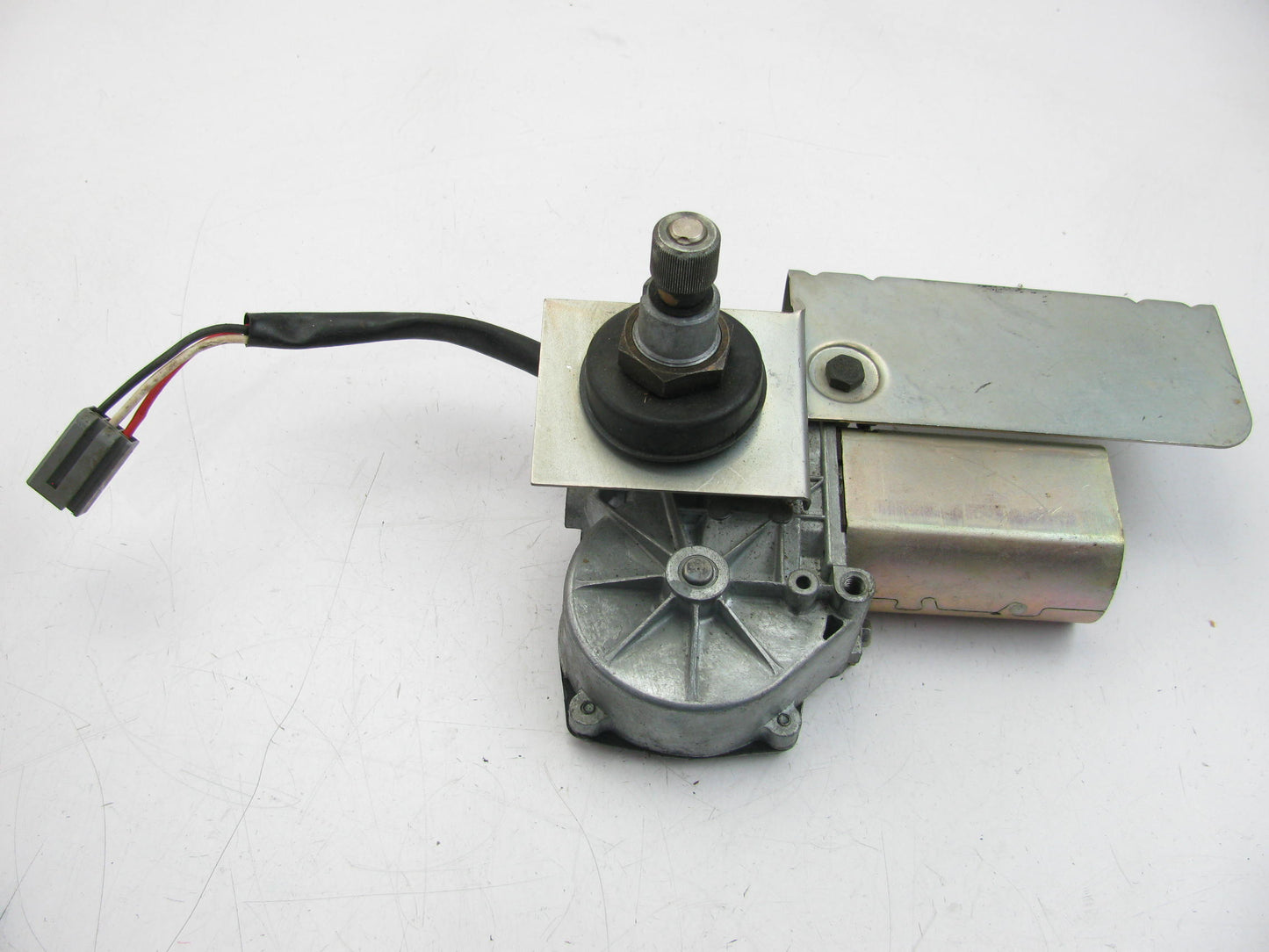 NEW - OUT OF BOX - OEM 1986-1995 Ford Aerostar Valeo 53002412 Rear Wiper Motor