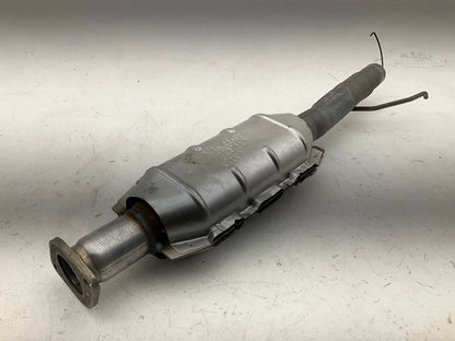 New Unboxed Walker 53389 Catalytic Converter - 2001-2004 Ford Escape, Tribute