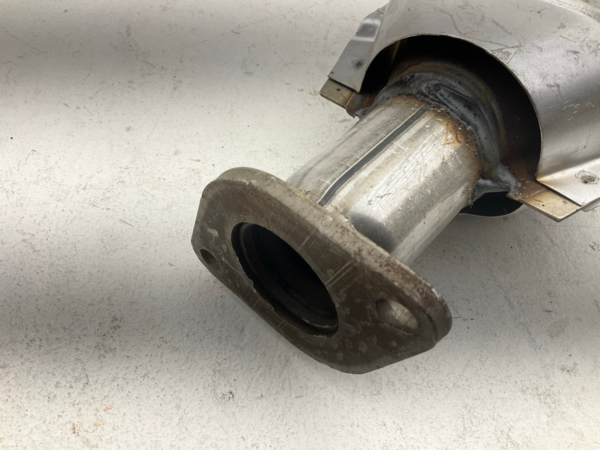 New Unboxed Walker 53389 Catalytic Converter - 2001-2004 Ford Escape, Tribute