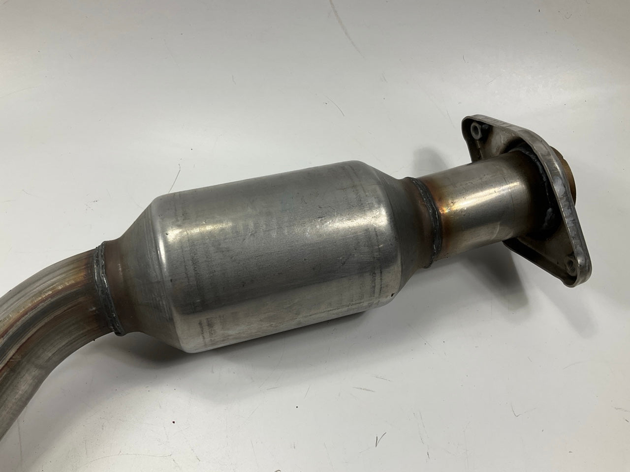 NEW UNBOXED 54976 Rear Catalytic Converter, Direct-fit EPA Compliant