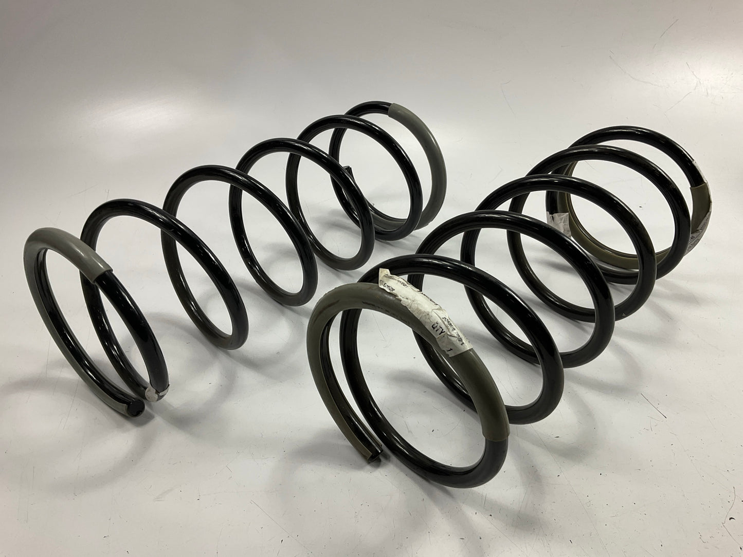 (2) OEM UNBOXED 55020-1W201 Rear Coil Spring For 1999-2004 Nissan Pathfinder