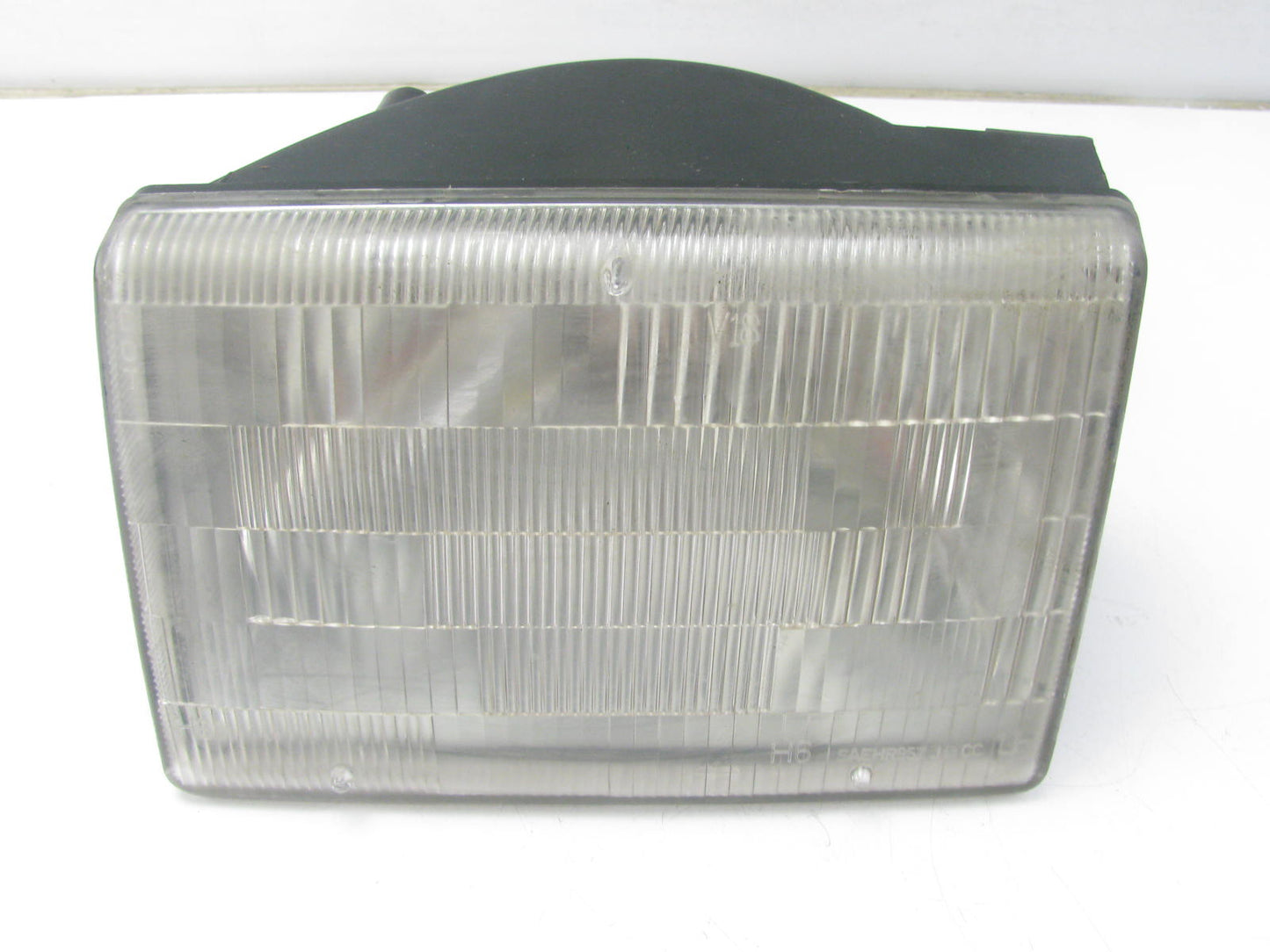 NEW - OUT OF BOX OEM 55055127 LEFT Headlight Headlamp For 1994-96 Grand Cherokee