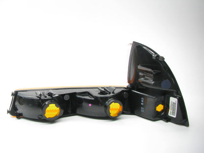 NEW UNBOXED OEM RIGHT Passenger Side Turn Signal Light Lamp For 1998-03 Durango