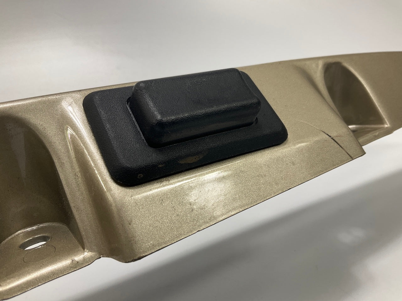 USED - 55155134AD Lift Gate License Plate Trim Champagne 99-04 Grand Cheroke