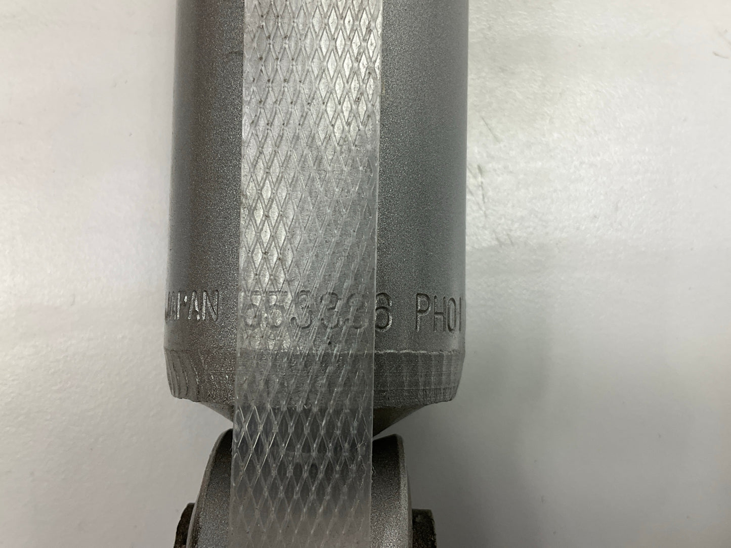NEW - UNBOXED KYB 553336 Front Suspension Shock Absorber