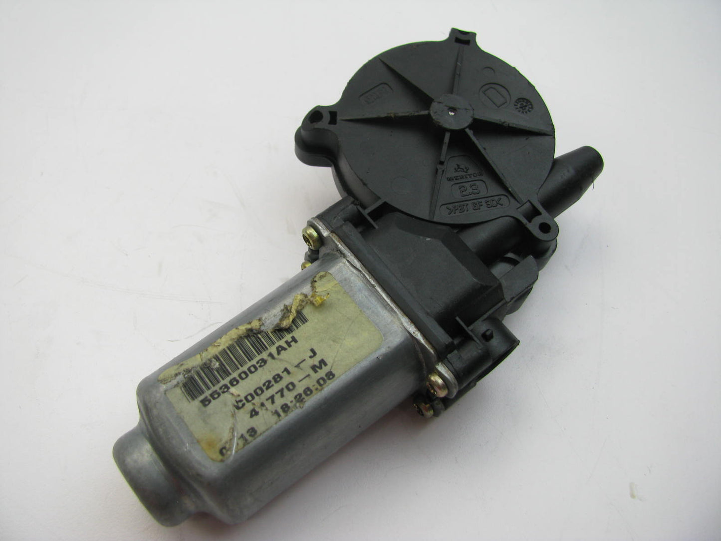 NEW OUT OF BOX 55360031AH Front LEFT Power Window Motor For 2002-07 Jeep Liberty