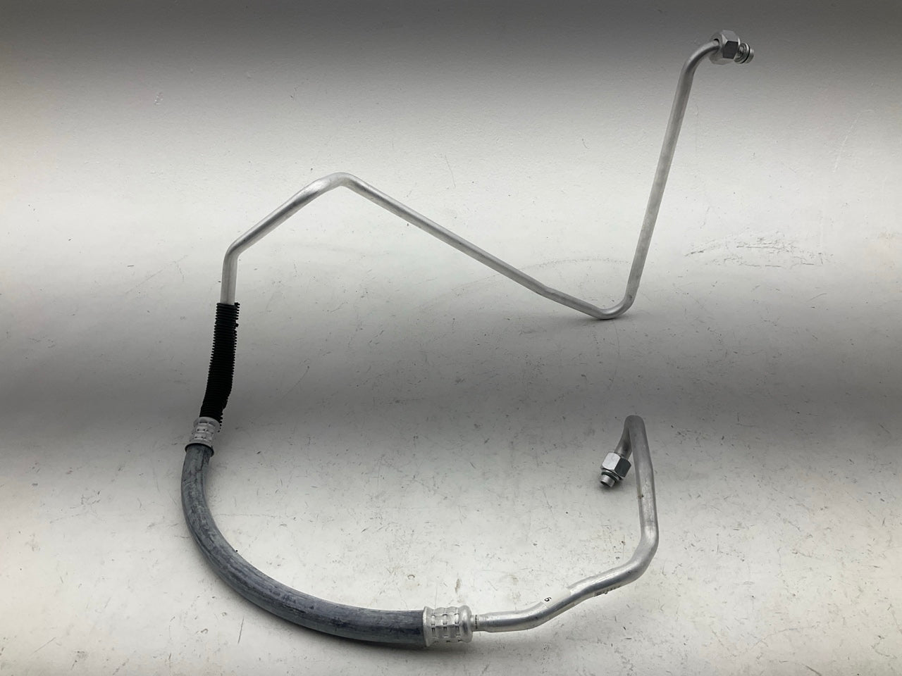 NEW UNBOXED Four Seasons 55996 A/C Refrigerant Suction Hose 1989-1992 Volvo 740