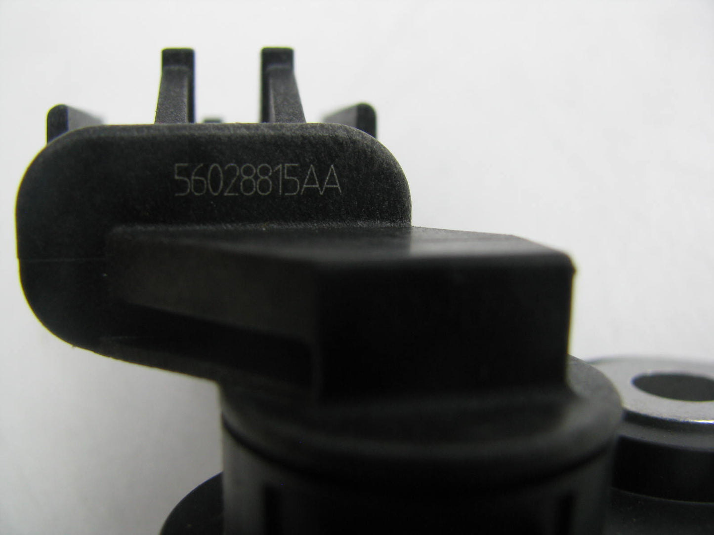 NEW OUT OF BOX 56028815AA Crankshaft Position Sensor For 2003-2006 Ram 5.7L 6.1L
