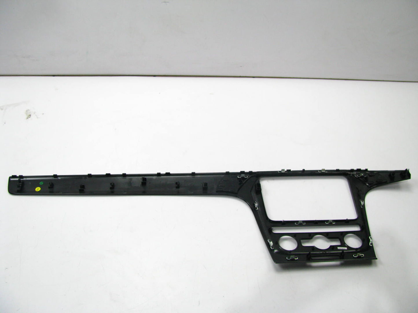 NEW - UNBOXED - Front Center Dash Trim Panel Radio Bezel OEM For 12-15 VW Passat
