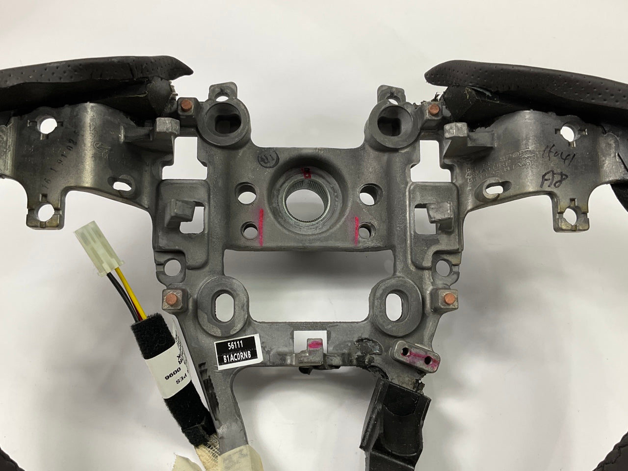 NEW UNBOXED Steering Wheel OEM For 2017-2020 Genesis G80 56111-B1AC0-RNB