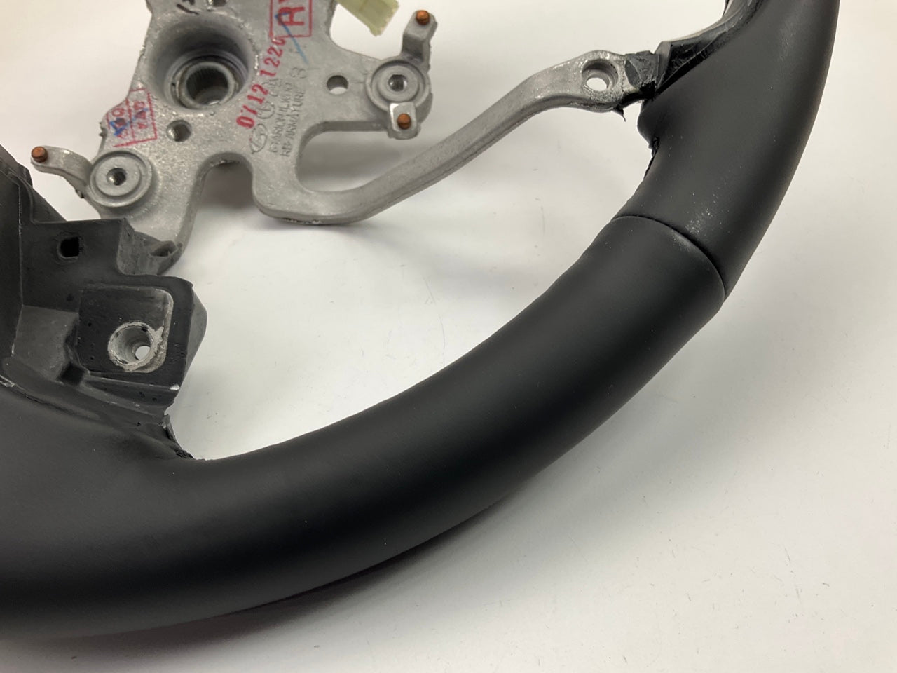 NEW UNBOXED OEM 561111R100-RY Steering Wheel For 2011 Hyundai Accent
