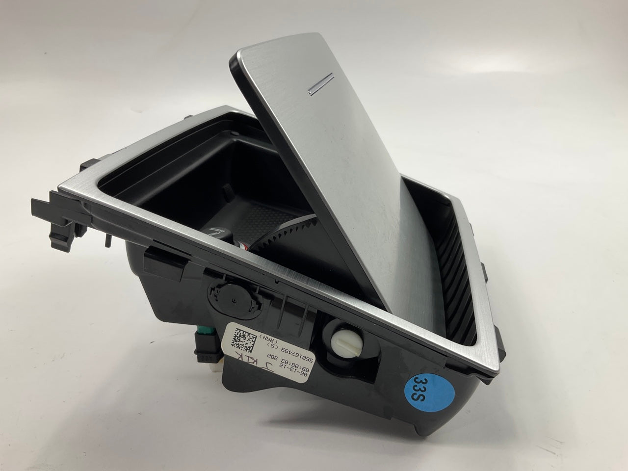 NEW UNBOXED OEM Front Center Console Storage Tray Panel Bin 2016-2018 VW Passat