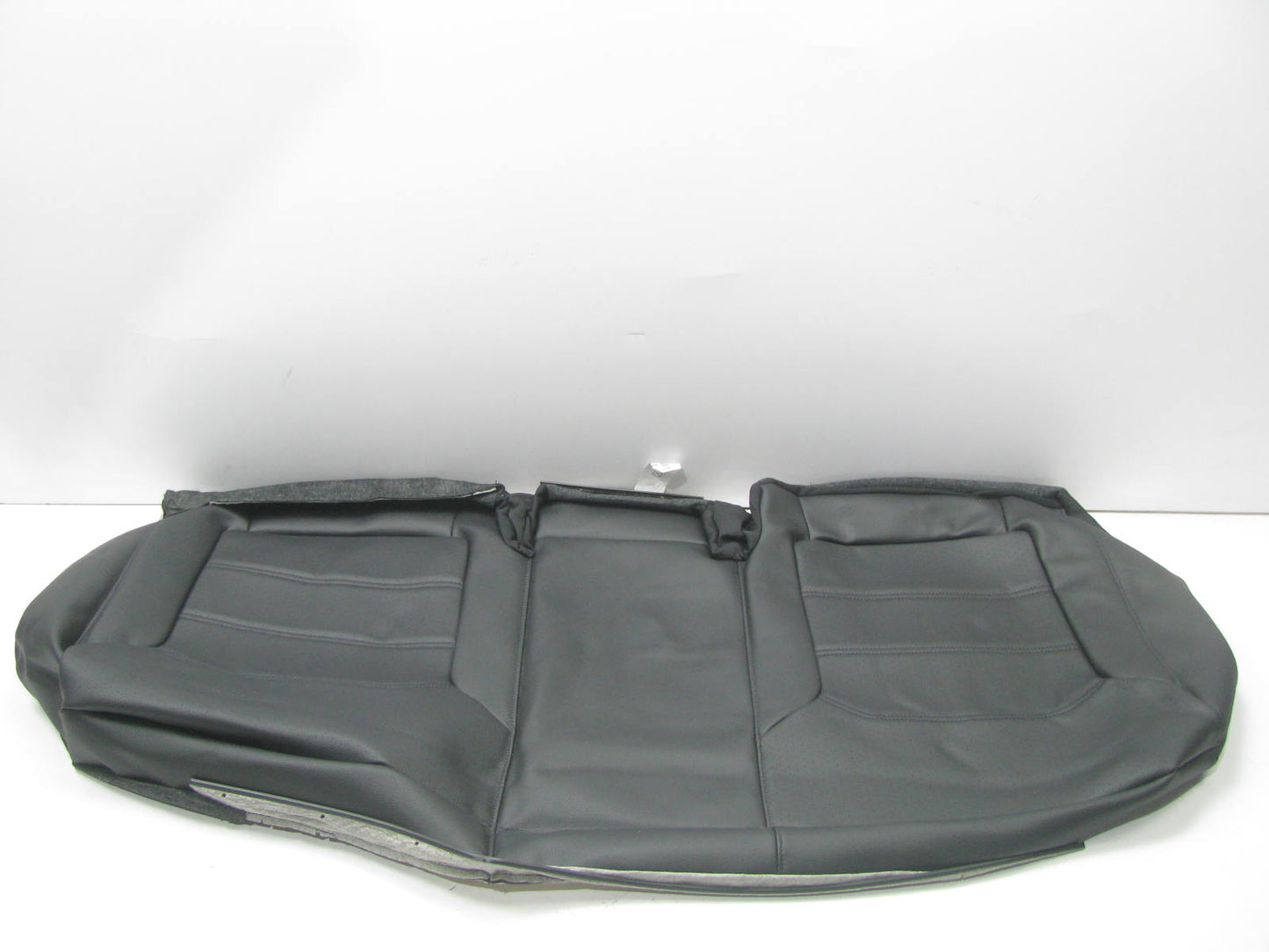 NEW UNBOXED Rear Bottom Seat Cushion Seat Cover For 12-15 Passat 561885405AQ-UFE