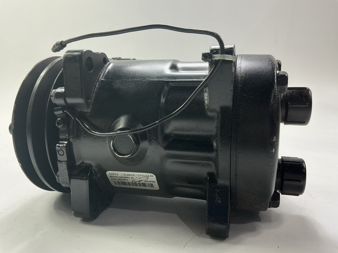 REMAN UNBOXED 57552 A/C Compressor W/ Clutch
