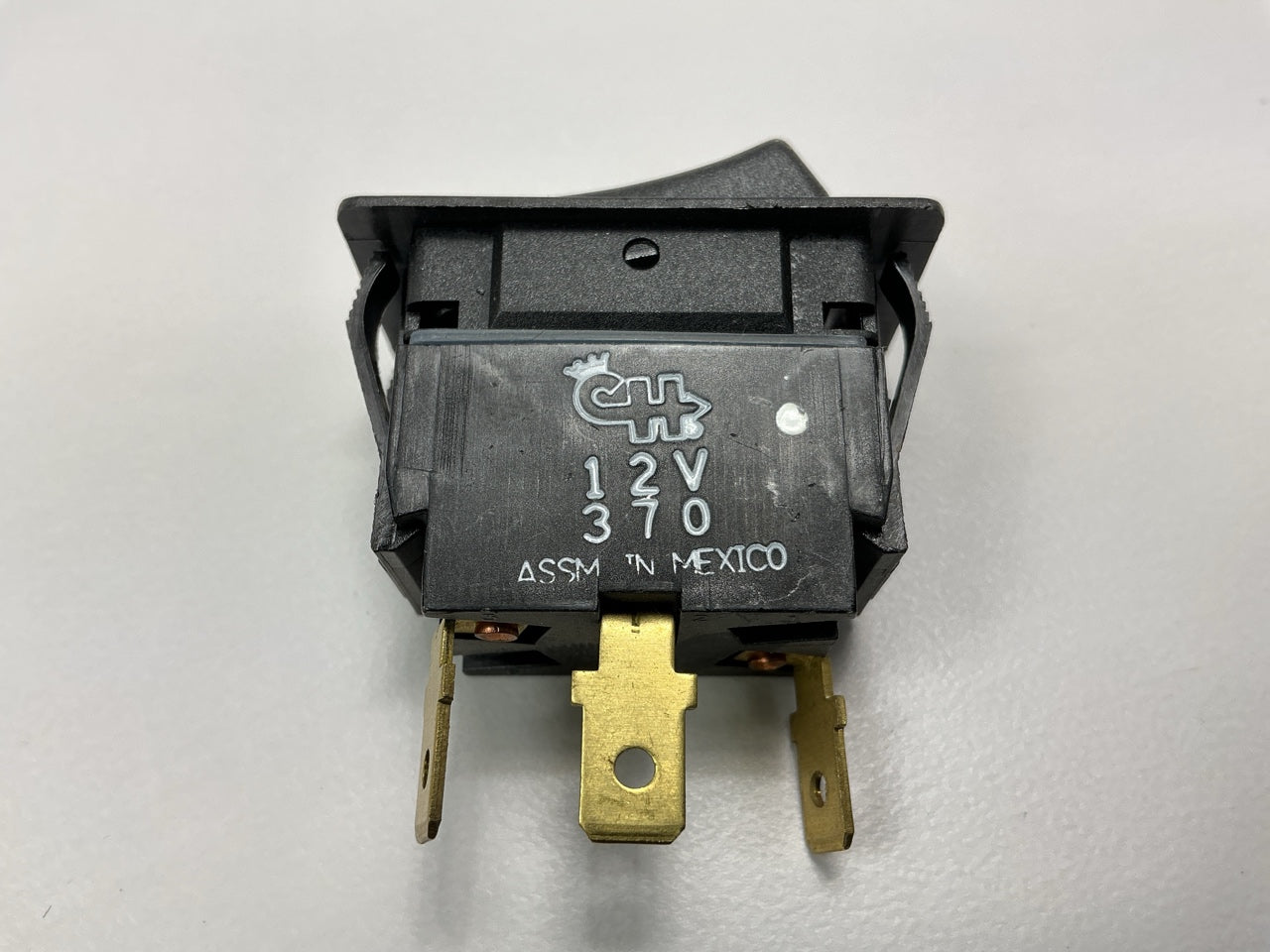 NEW UNBOXED Cole Hersee 58328-04 Black SPST On-Off Rocker Switch With Red Lens