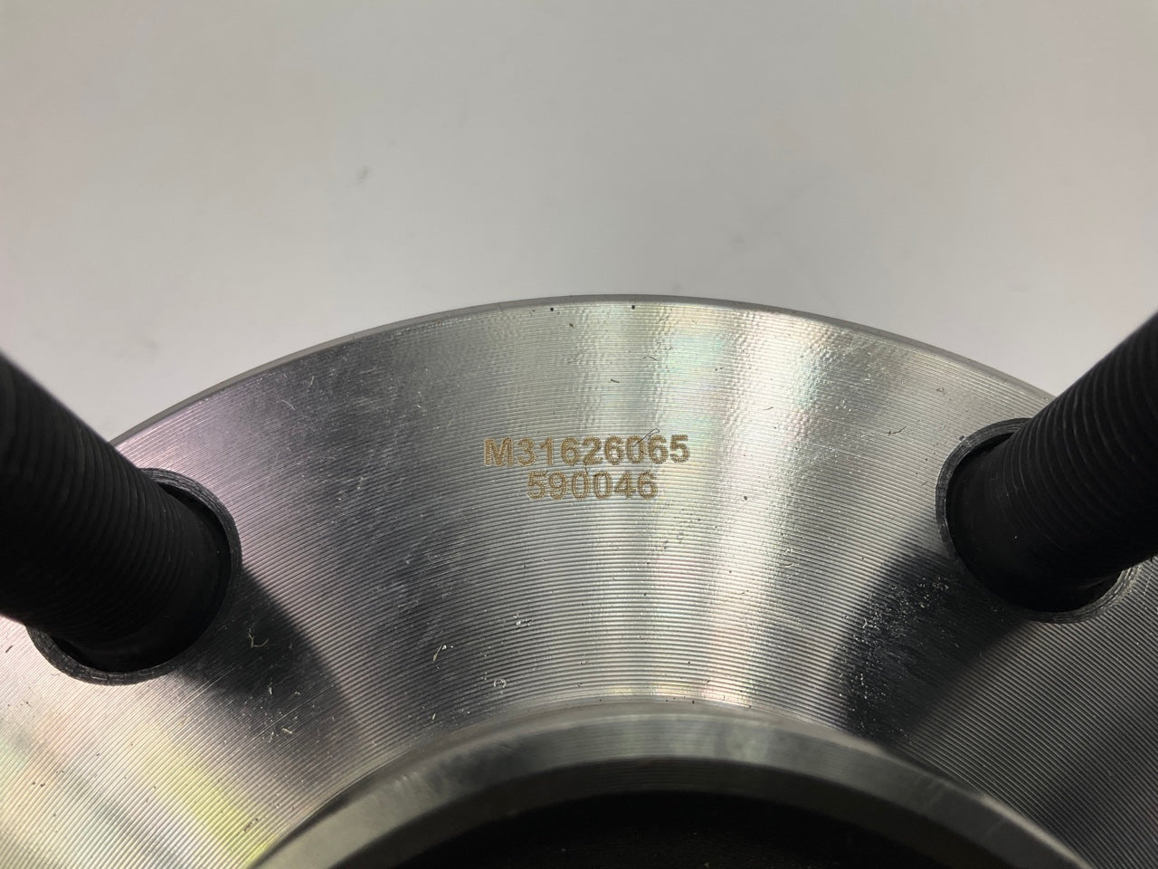 NEW - OUT OF BOX 590046 Front Wheel Bearing And Hub Assembly