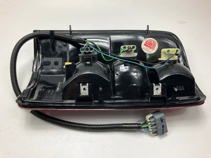 NEW UNBOXED Glo-Brite 5903 Right Passengers Side Tail Light Lamp
