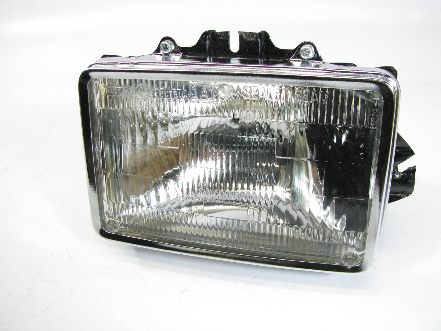 NEW - OUT OF BOX 5973931 GE Right Sealed Beam Headlight Headlamp - 6.50'' X 4.25''