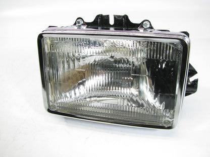 NEW - OUT OF BOX 5973931 GE Right Sealed Beam Headlight Headlamp - 6.50'' X 4.25''