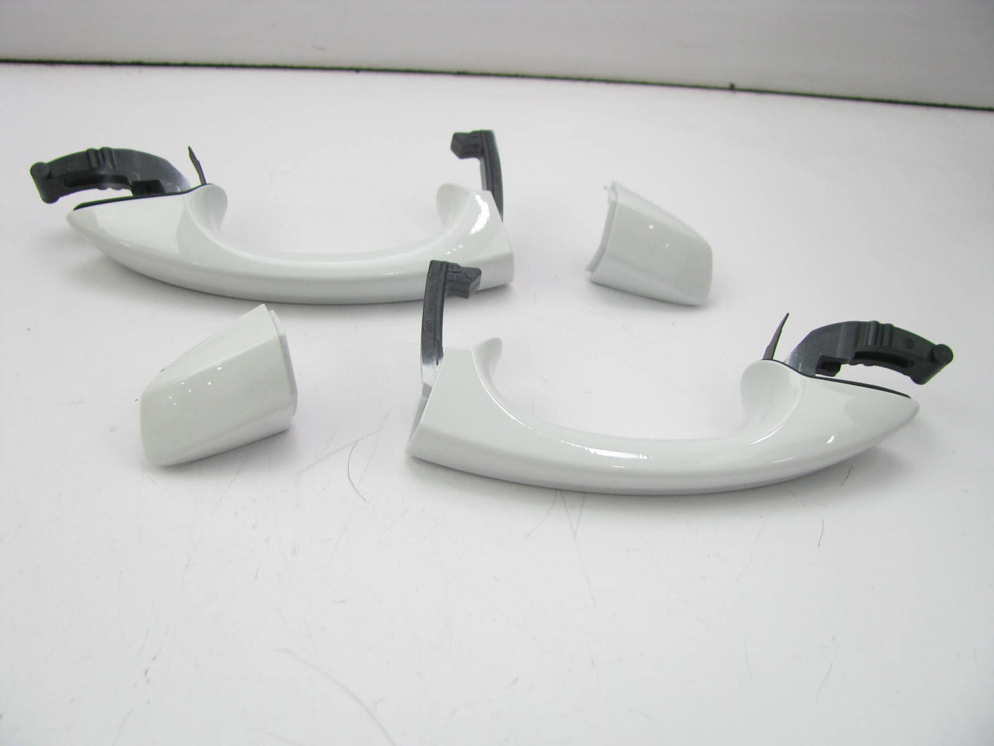 NEW - OUT OF BOX - Rear Left & Rear Right Outside Exterior Door Handle Set White