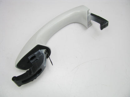 NEW - OUT OF BOX - OEM VW 5GM837205 WHITE REAR Left Drivers Side Door Handle