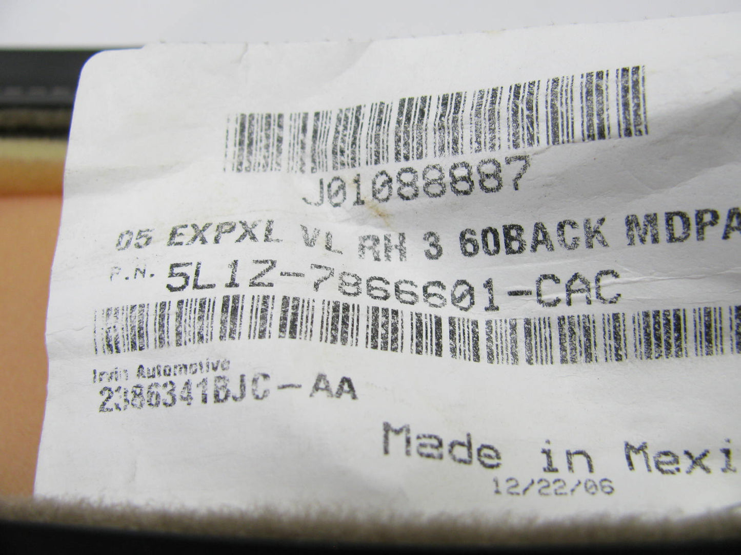 NEW OUT OF BOX OEM Ford 5L1Z7866601CAC REAR Seat Back Cover For 05-06 Expedition