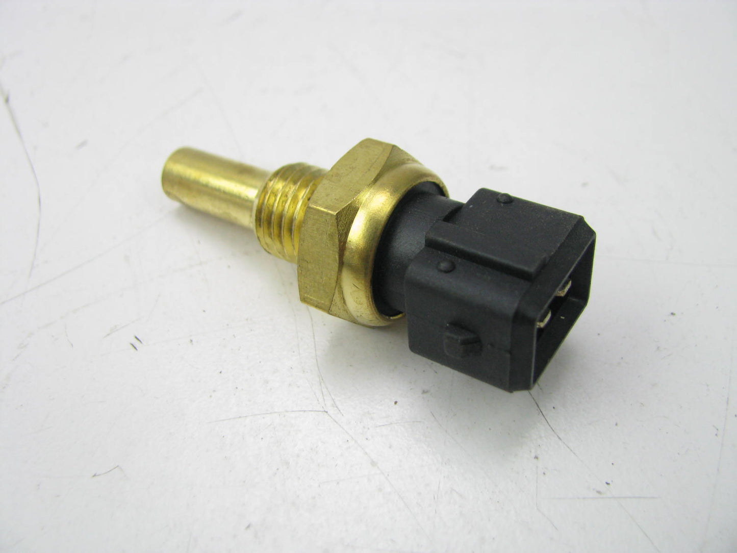 NEW - OUT OF BOX 5S1587 Coolant Temperature Sensor 78-86 Volvo 2.1L 2.7L 2.8L