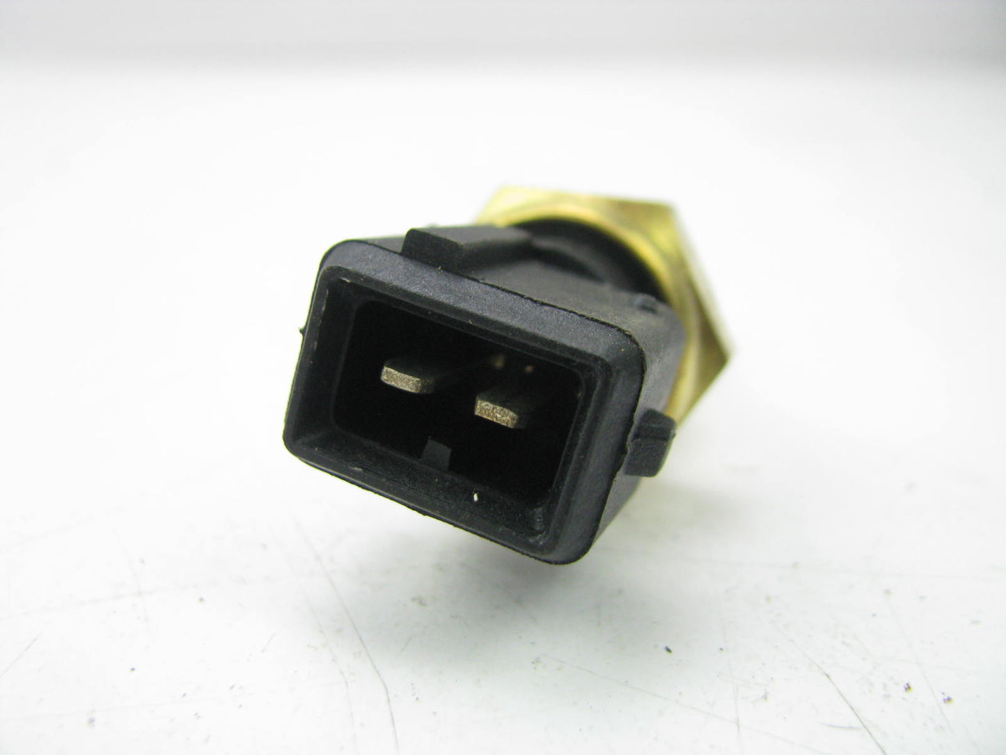 NEW - OUT OF BOX 5S1587 Coolant Temperature Sensor 78-86 Volvo 2.1L 2.7L 2.8L
