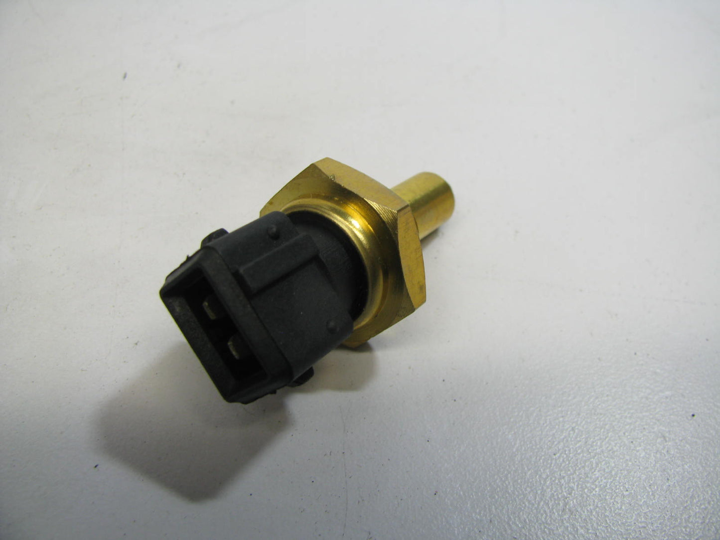 NEW - Out Of Box 5S1604 Coolant Temperature Sensor For 2002-2003 Land Rover